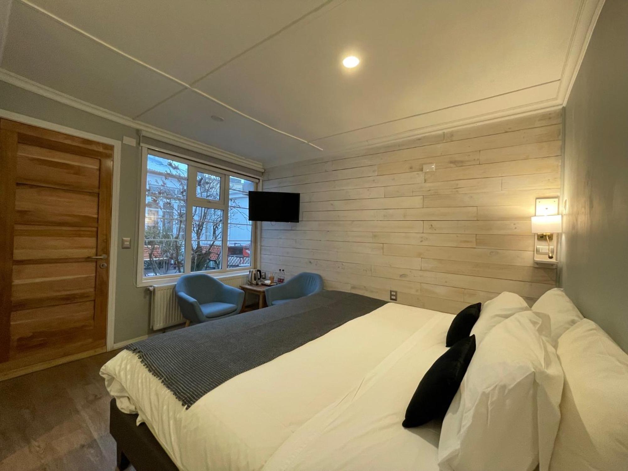 Hostal Boutique Puerta Roja Punta Arenas Bagian luar foto