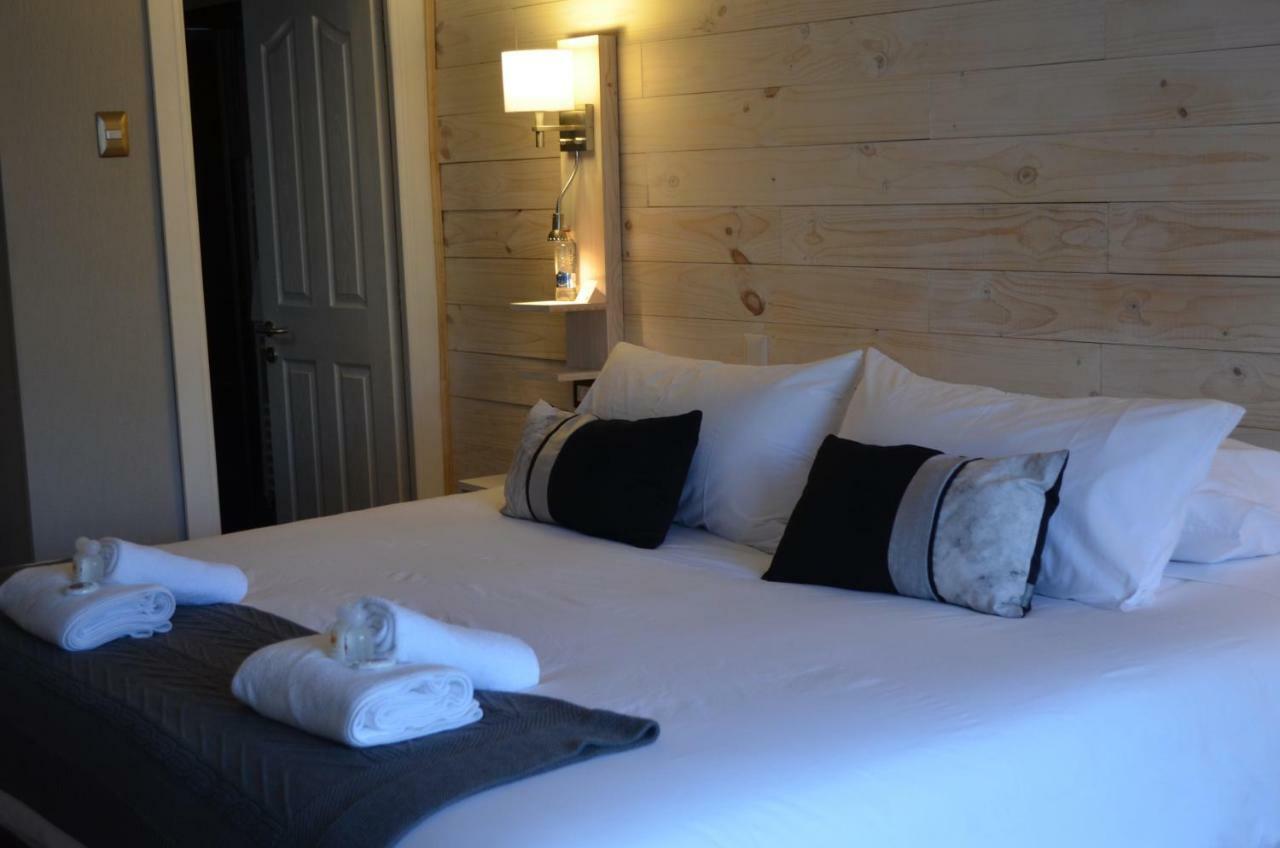 Hostal Boutique Puerta Roja Punta Arenas Bagian luar foto