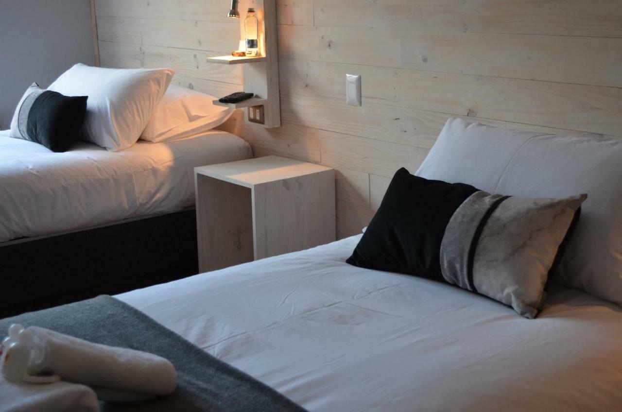 Hostal Boutique Puerta Roja Punta Arenas Bagian luar foto